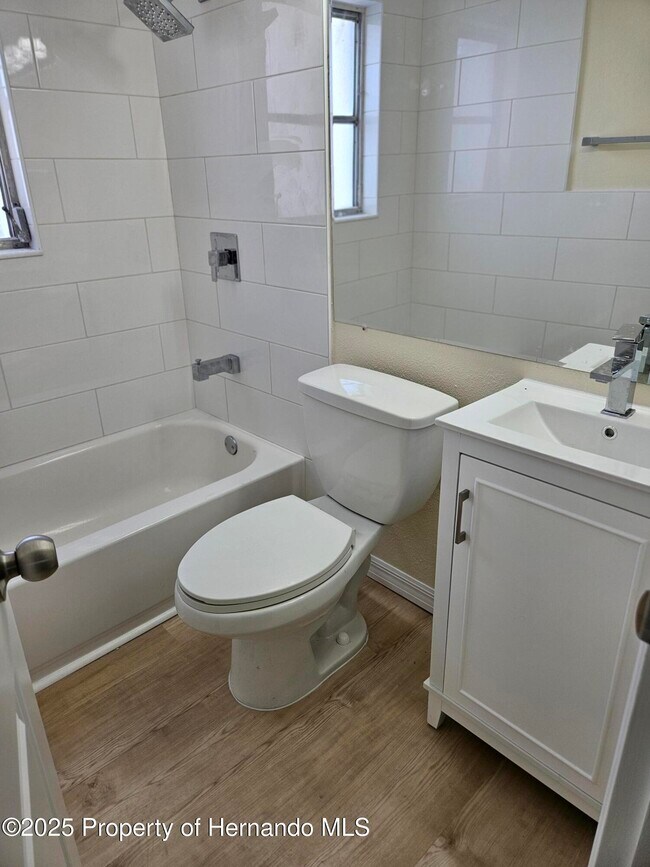 Building Photo - 13240 Starfish Dr