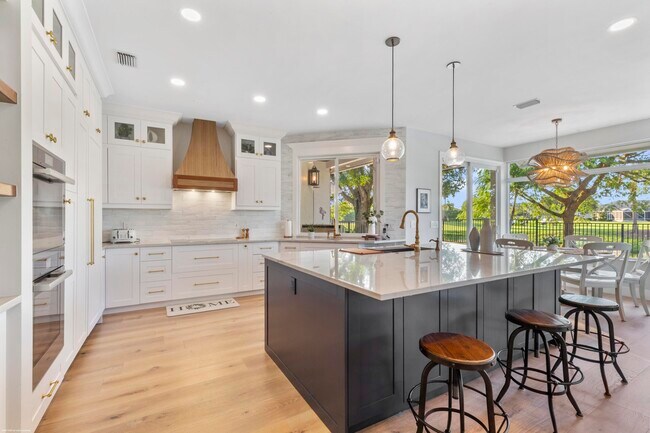 Building Photo - 15611 Milan Ct