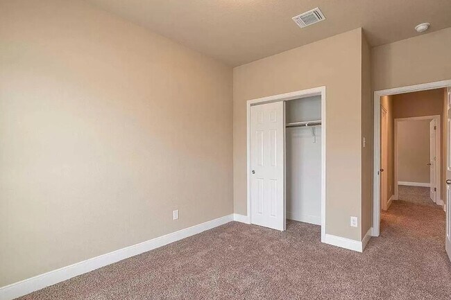 Building Photo - 613 Fair Springs Dr