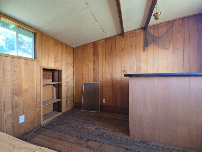 Building Photo - 2BD/1BA Pine Hill home on quiet road!