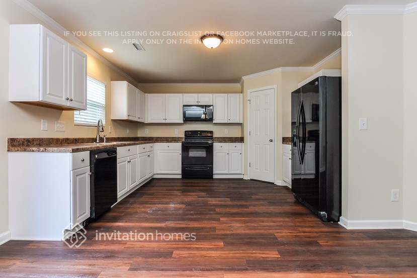 Building Photo - 251 Chadford Pl