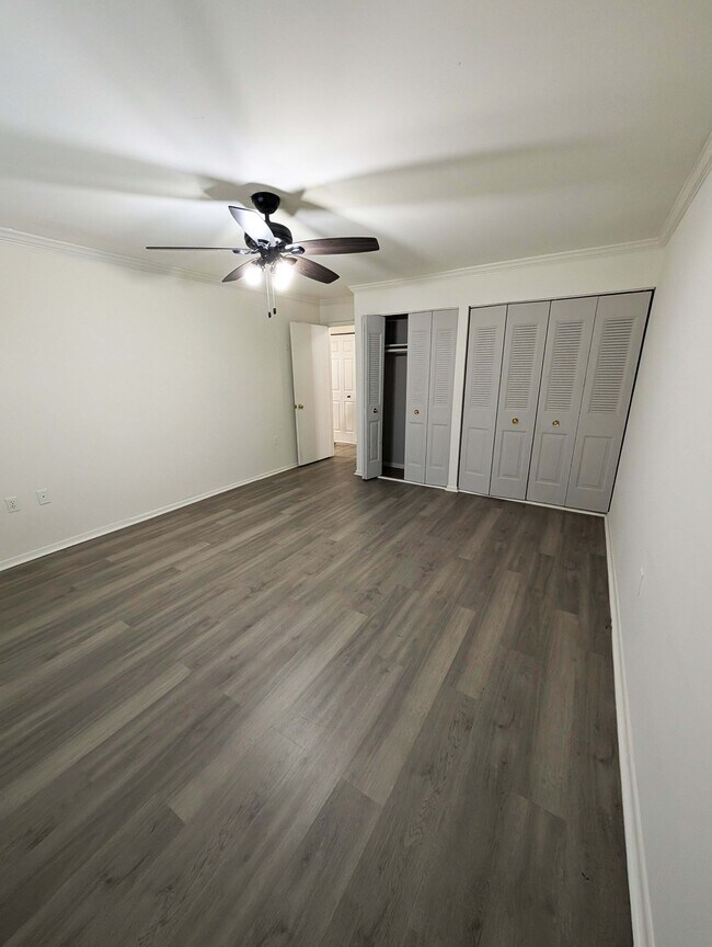 Building Photo - 11402 Cherry Hill Rd