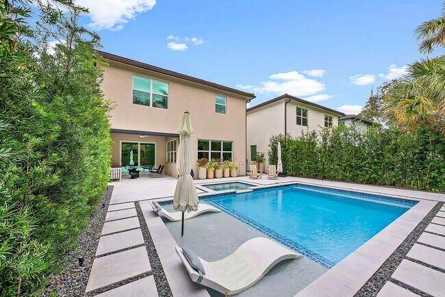 Building Photo - 4310 Buttonwood Dr