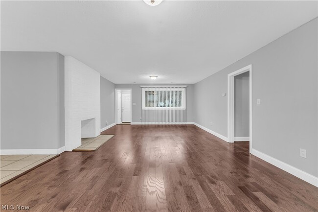 Building Photo - 68 Ennis Ave