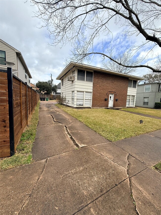 Building Photo - 3914 Law St