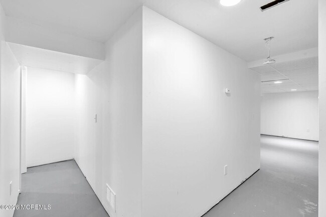 Building Photo - 809 Commonwealth Blvd