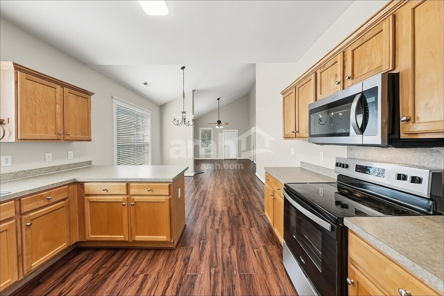 Building Photo - 13640 Swinton Rd