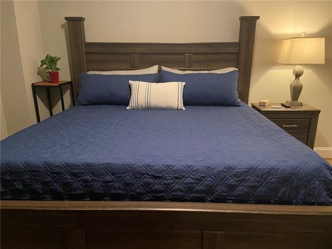 Building Photo - 507 Sabine St