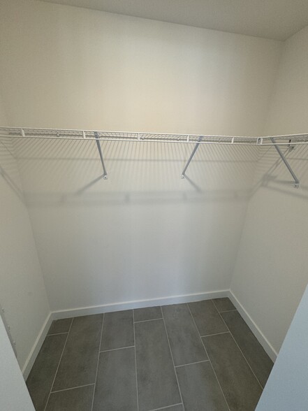 Master Walking Closet - 87 NW 24th St