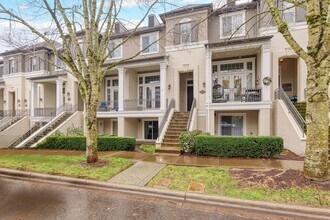 Building Photo - Luxury 3-bedroom, 3.5 Bath Row Home for Rent in Villebois Village Center