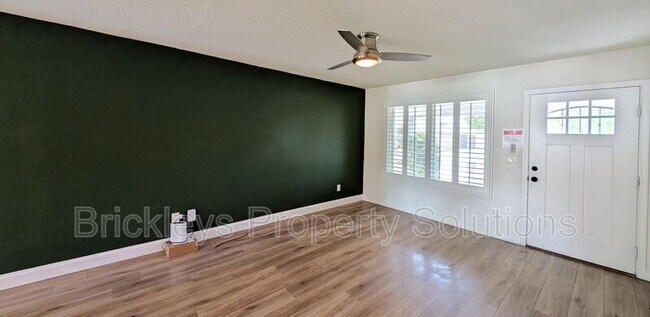 Building Photo - 2029 S Nina Cir