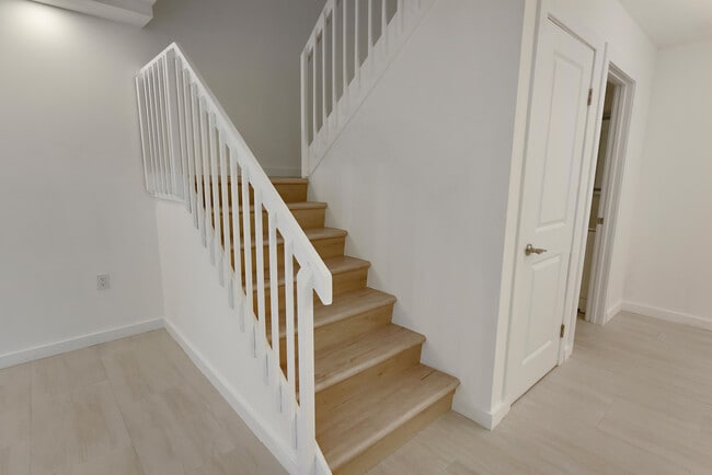 Building Photo - 2018 20th Ct