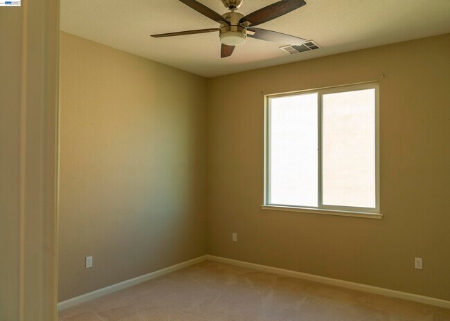Building Photo - 607 Guild Rd