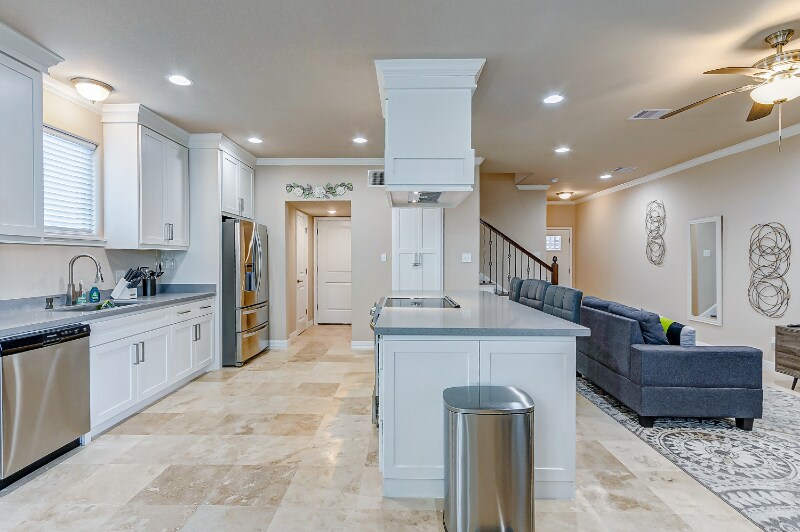 Building Photo - 3807 W Orem Dr