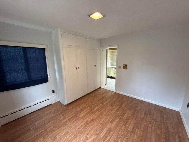 Building Photo - 1947 Marion St SE