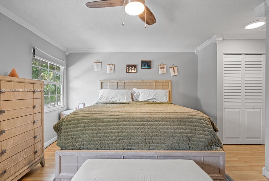 Building Photo - 8351 SW 39th Ct