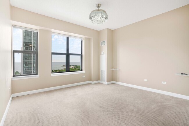 Building Photo - 41 E 8th St