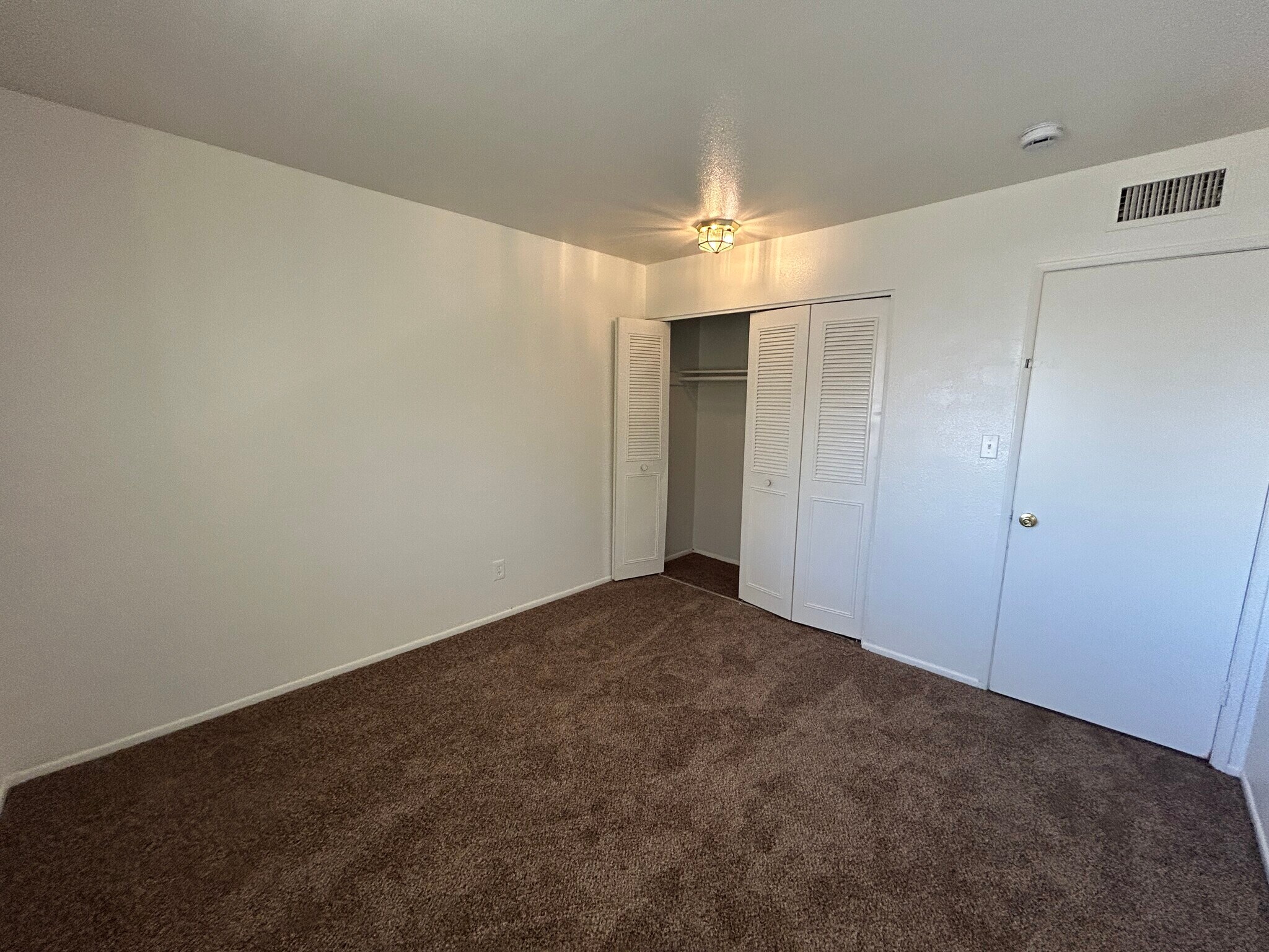 Building Photo - 5744 N 44th Ave