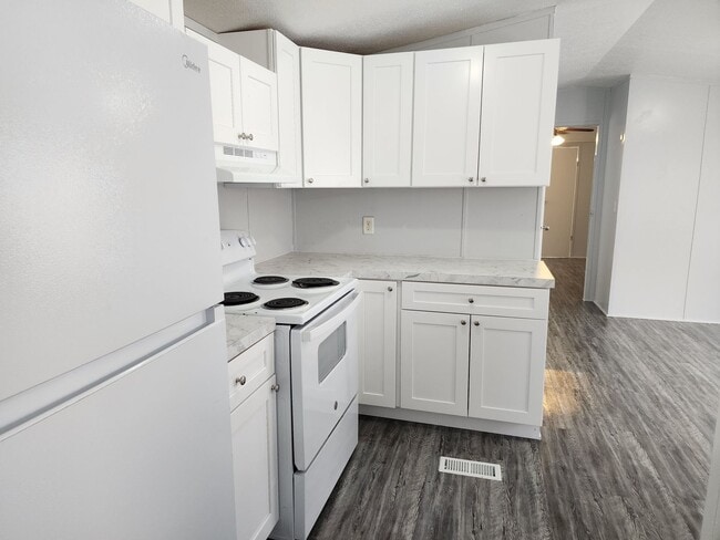 Building Photo - 1308 N Avenue J