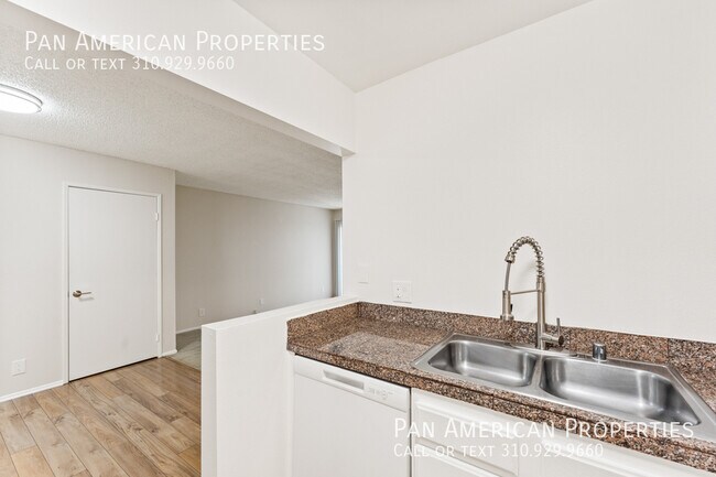 Building Photo - 10380 Almayo Ave