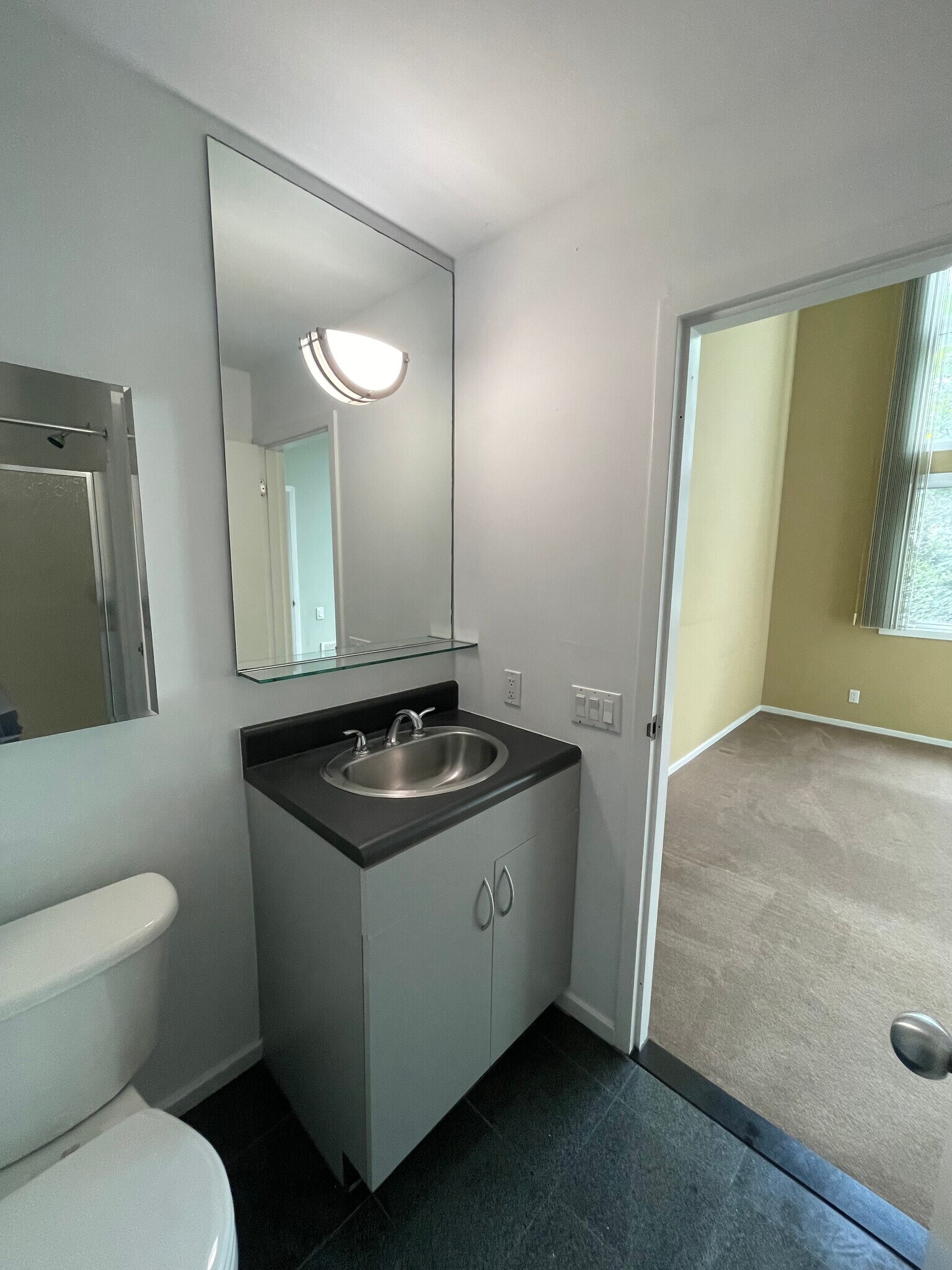 Primary bath - 182 Gay St