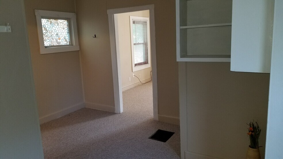 Building Photo - 117 Clapp St