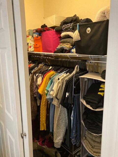 Building Photo - 20963 Honest Ln