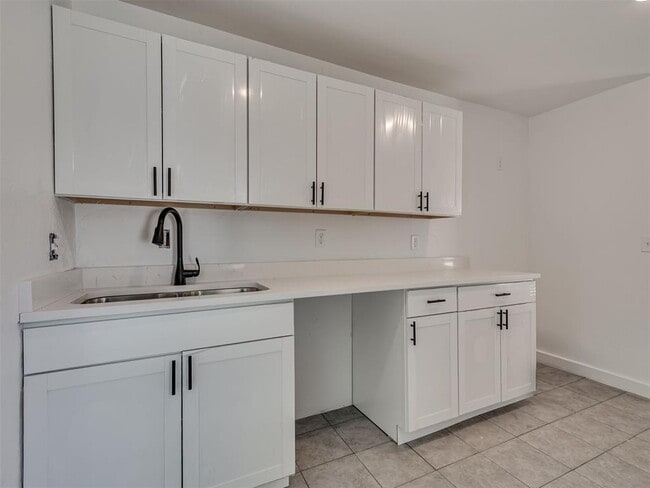 Building Photo - 1814 N Jordan Ave