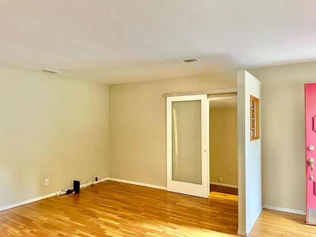 Building Photo - 3275 Ibis St