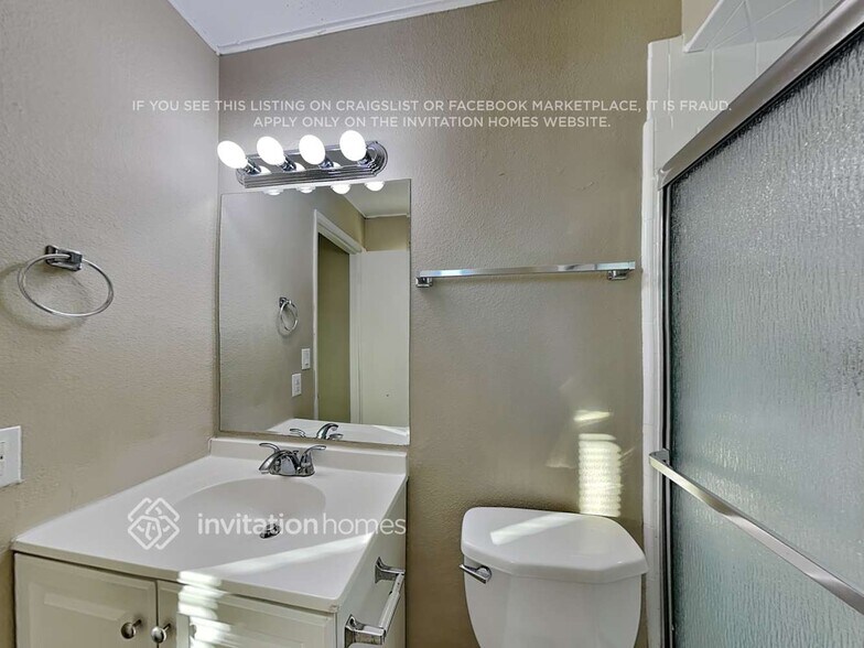 Building Photo - 1013 W Frito Ave