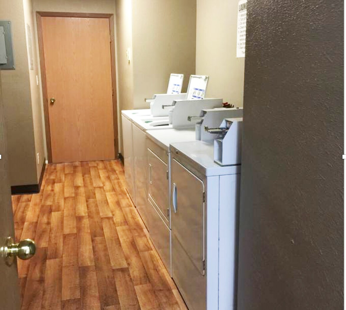 Building Photo - 2067 Sunflower Ln