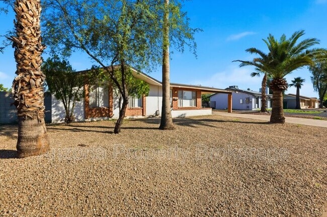 Building Photo - 1636 W Wescott Dr