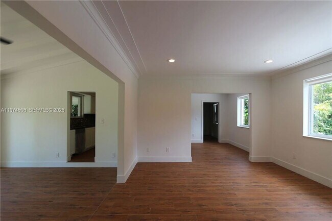 Building Photo - 2436 SW 19th Ave