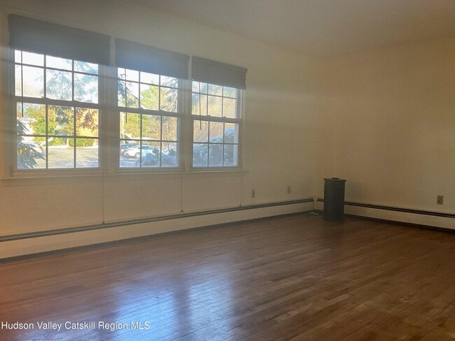 Building Photo - 3 Huguenot St