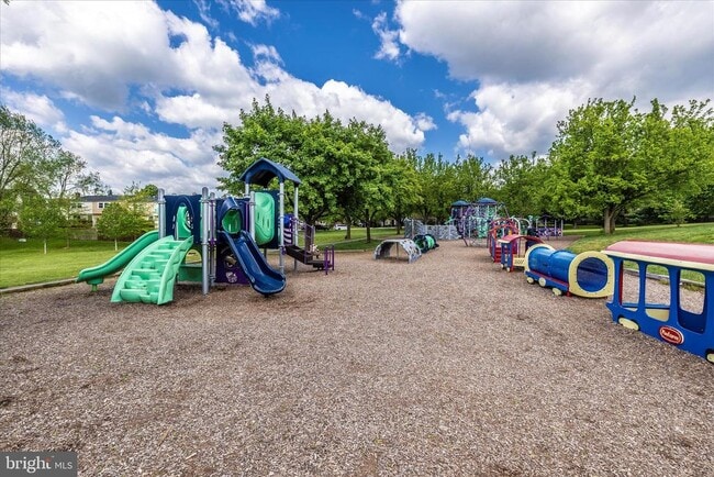 Building Photo - 106 Lamont Ln