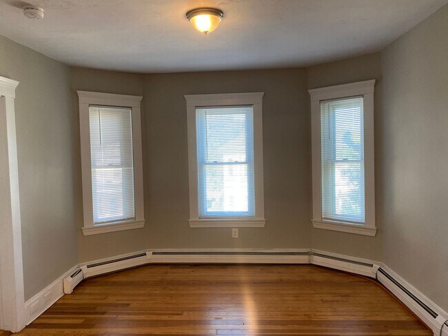 Building Photo - Trump Property