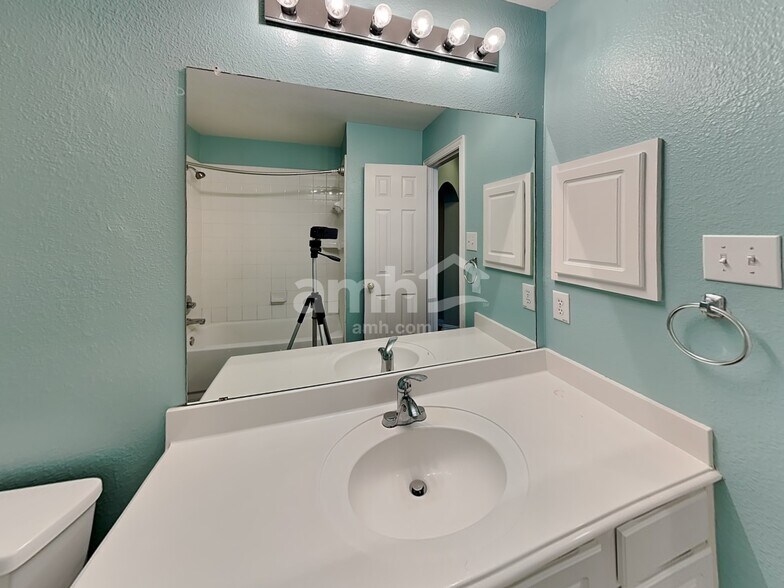 Building Photo - 5205 Geode Ln
