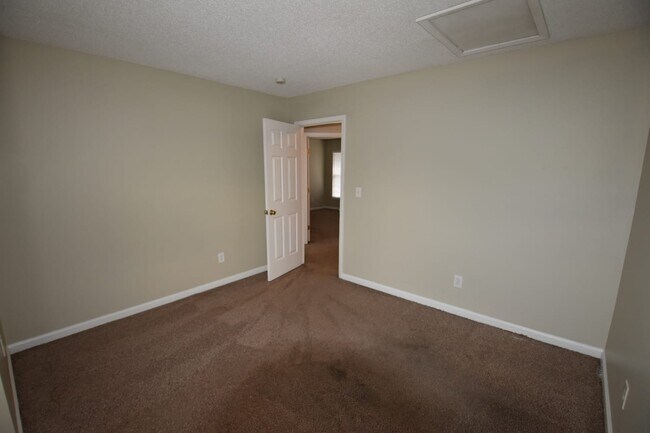 Building Photo - 2074 Chapel Creek Rd SW