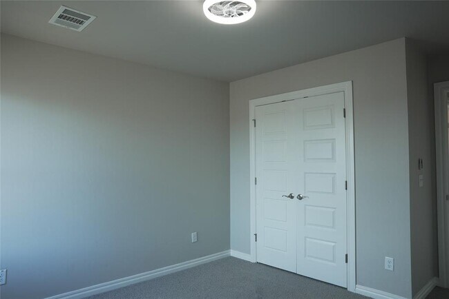 Building Photo - 5216 Bing Cir