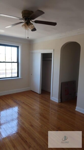 Building Photo - 5018 N Lincoln Ave