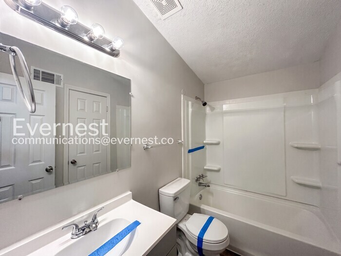 Building Photo - 1449 Ticonderoga Dr