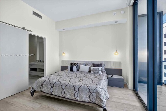 Building Photo - 55 SW 9th St