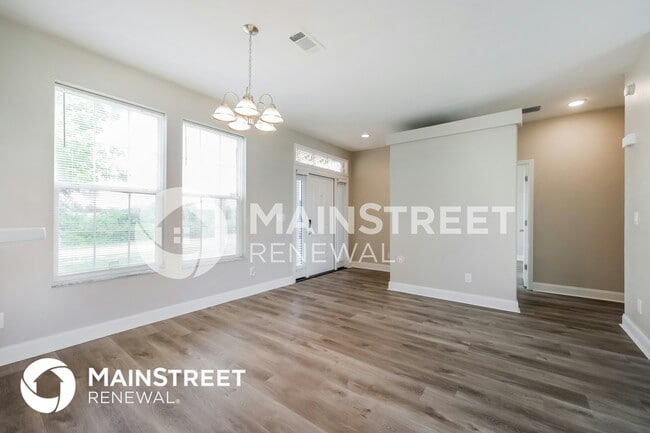 Building Photo - 3202 6th St W