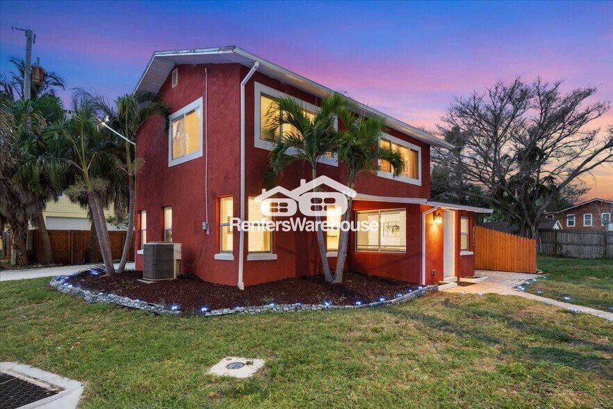 Building Photo - 13100 Boca Ciega Ave