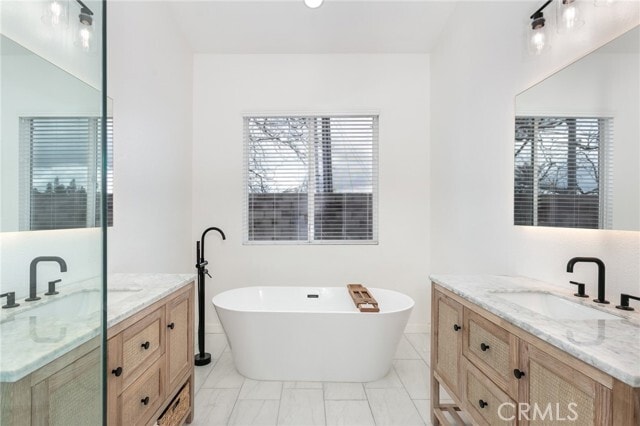 Building Photo - 1192 Acapulco Ave