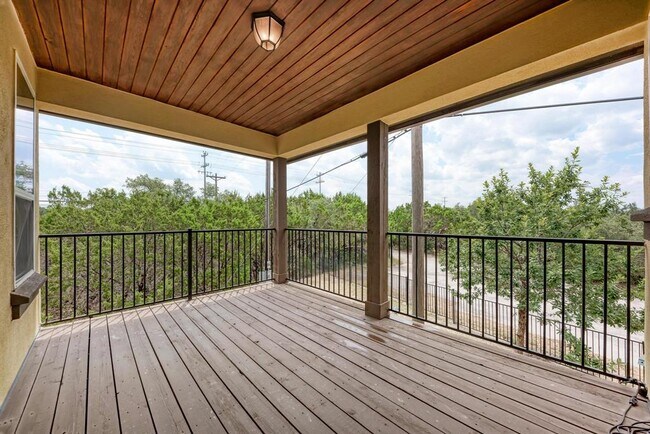 Building Photo - 12300 Terraza Cir