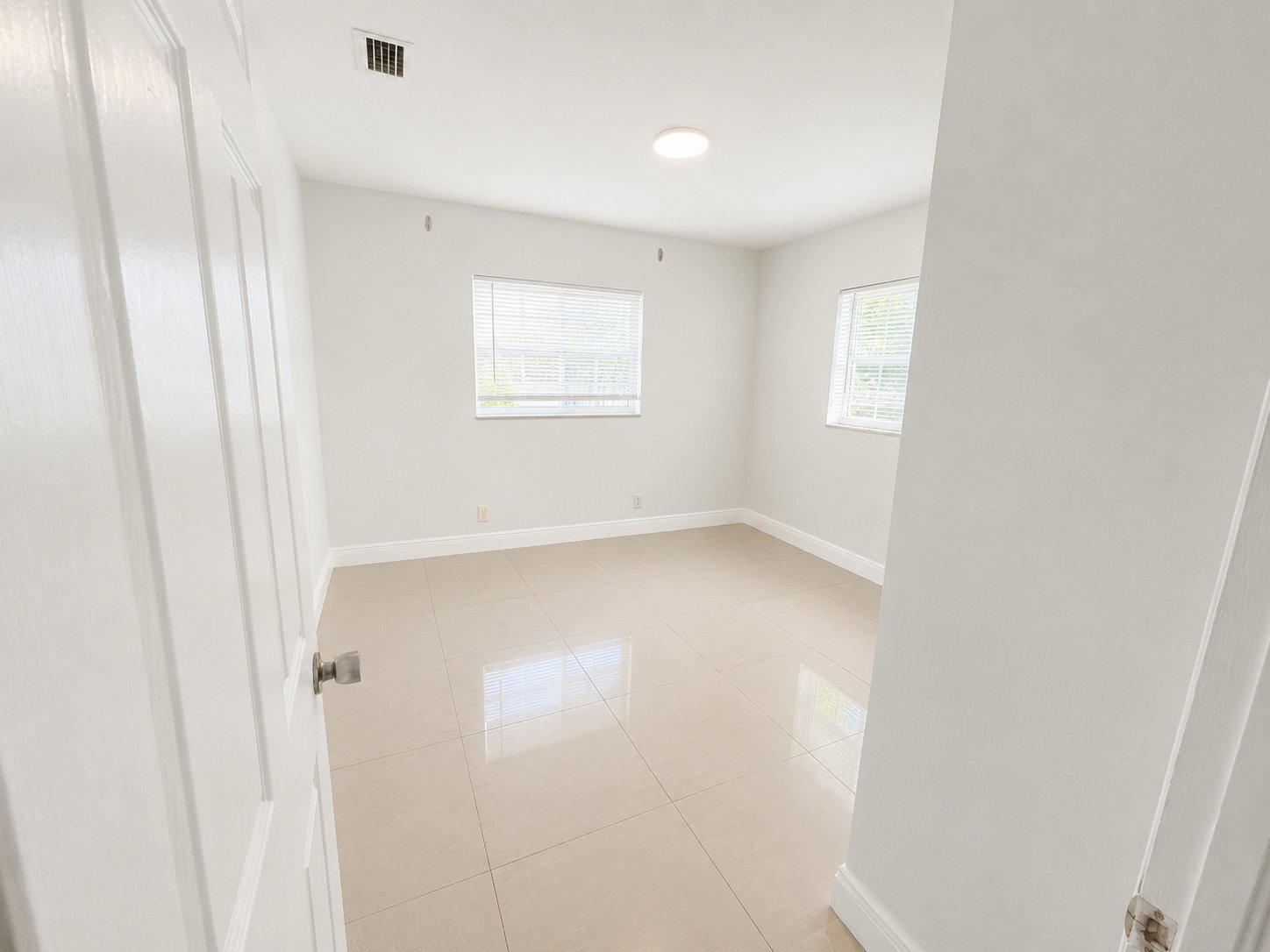 Building Photo - 1306 S 29th Ave