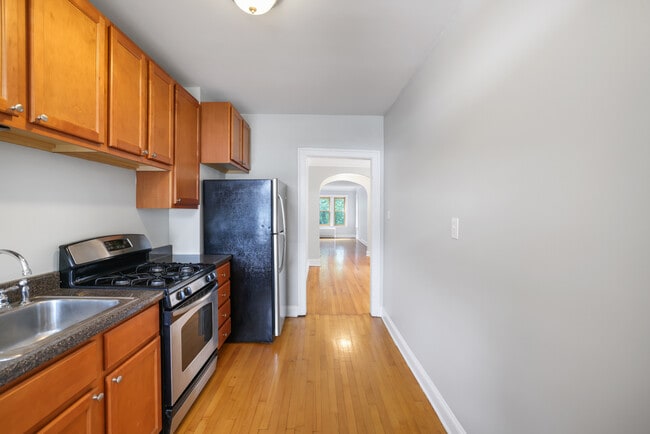 Building Photo - 5020 N Harding Ave