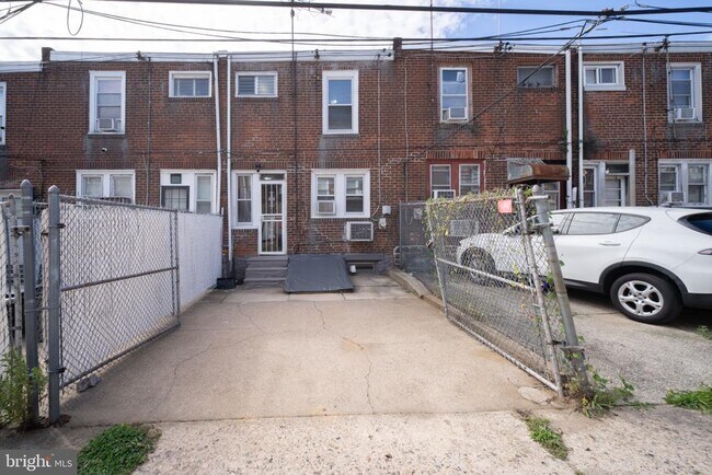 Building Photo - 111 Rosemar St