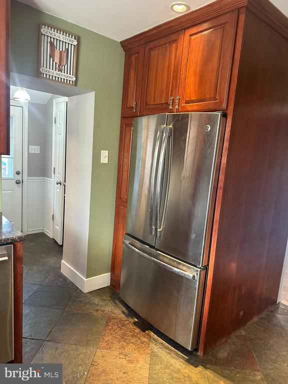 Building Photo - 204 Rosemary Ave